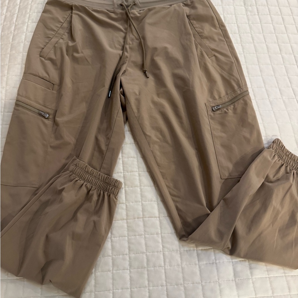 Athleta Go Far Travel Pant - Taupe